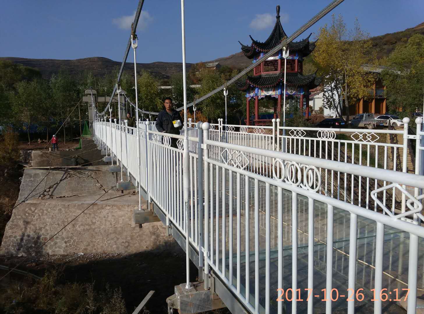 甘肃庄浪玻璃吊桥