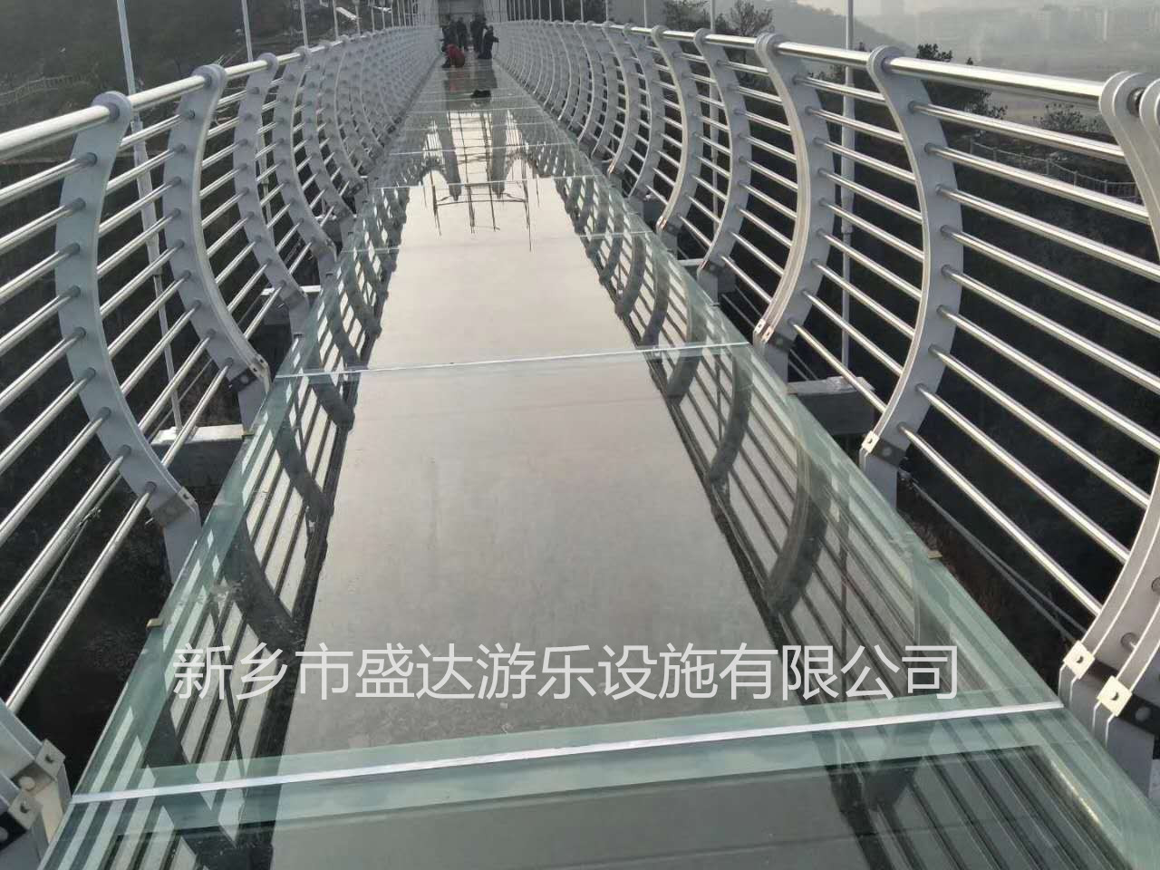 浙江义乌小六石玻璃吊桥