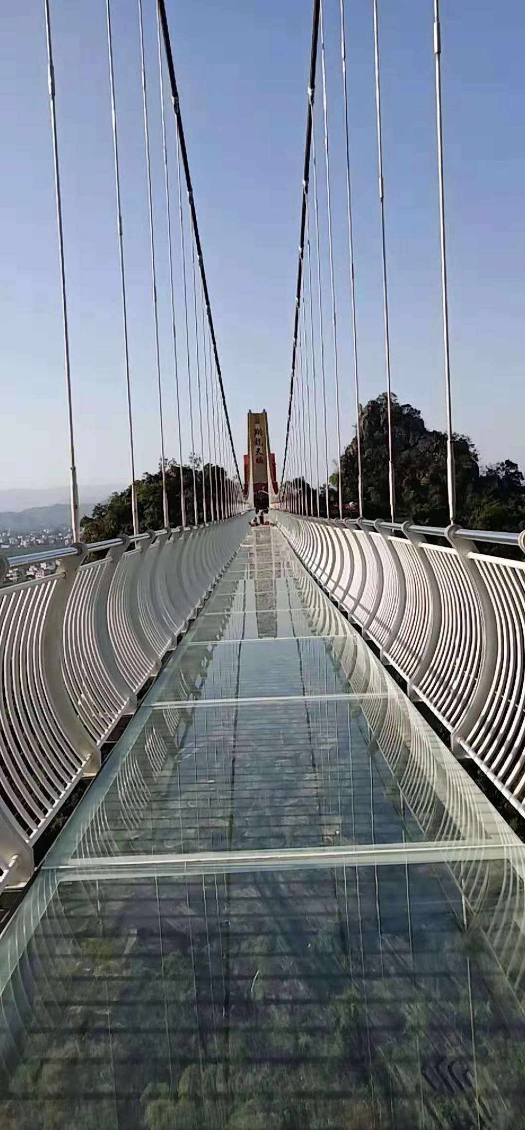 广西荔浦县荔江湾玻璃吊桥