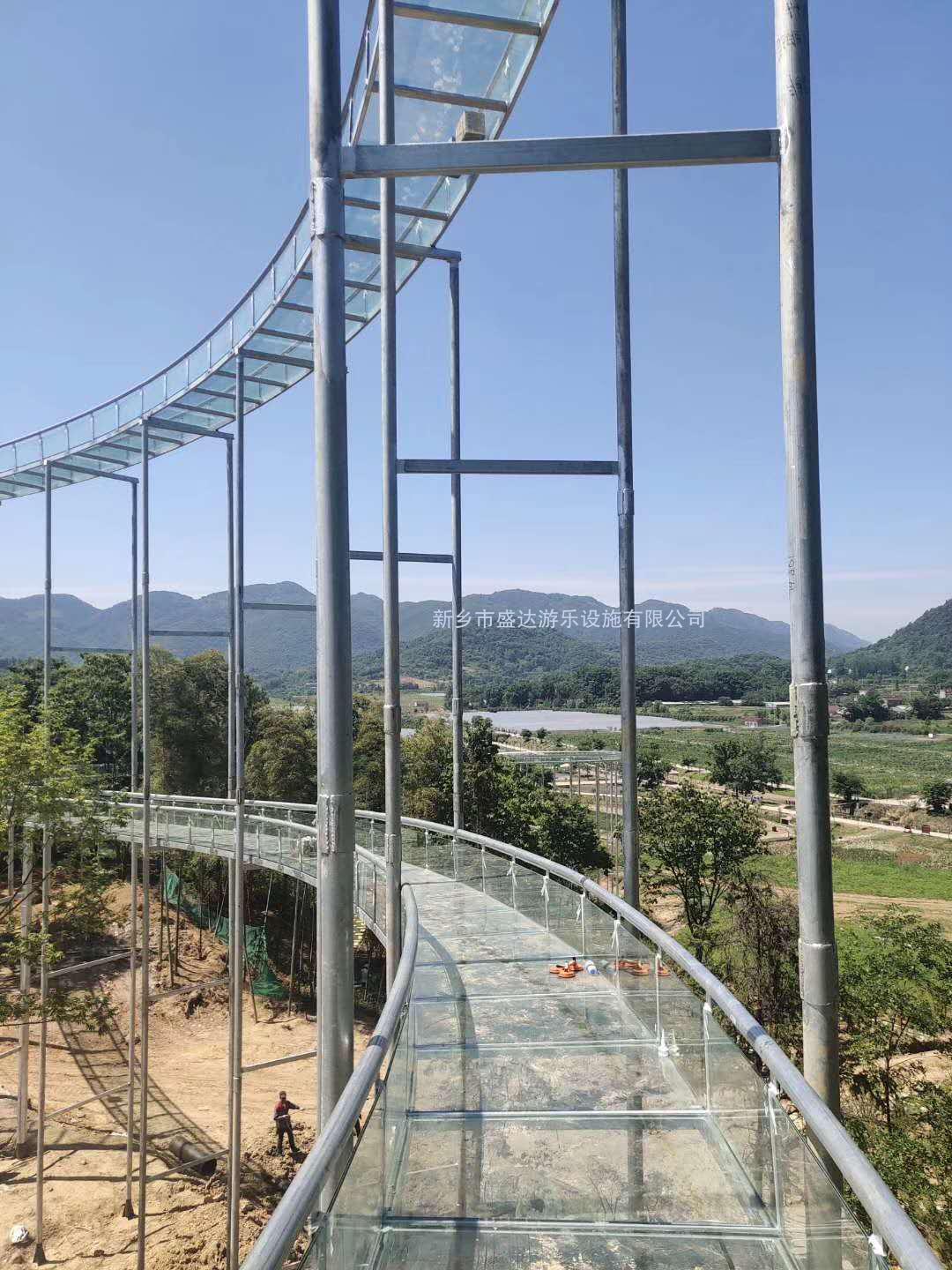 梧桐花谷景区玻璃空中漂流项目即将竣工